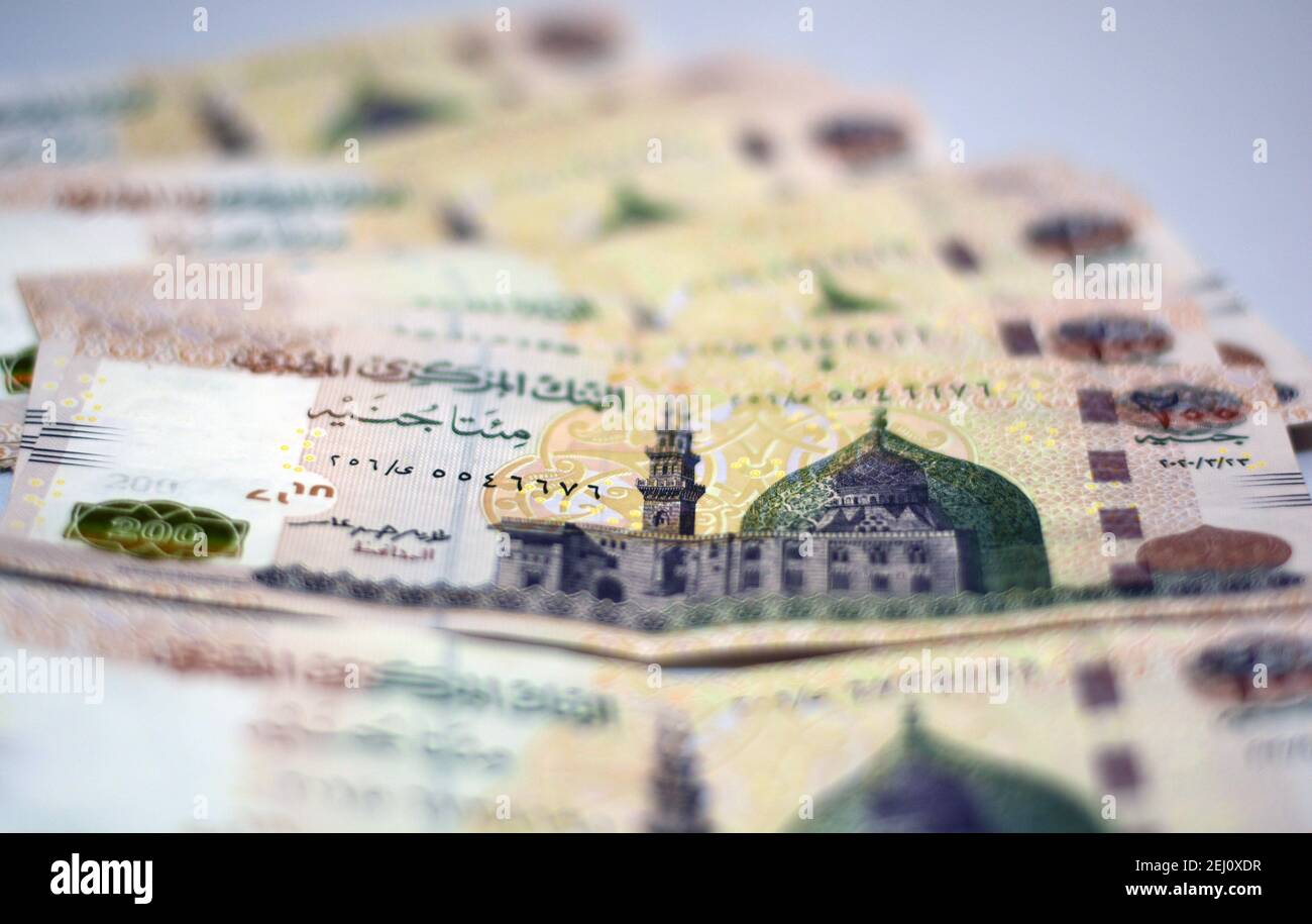 Selective Focus Of Egyptian Money 0 Le Egyptian Banknote Egypt Currency Stack Of Egyptian Money Two Hundred Pounds Stock Photo Alamy