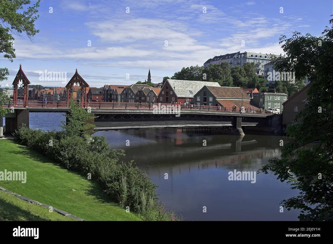 Trondheim, Norway, Norwegen; Old Town Bridge; Alte Brücke über den Fluss Nidelva; Gamle Bybro; Stary most; 老城桥 Stock Photo