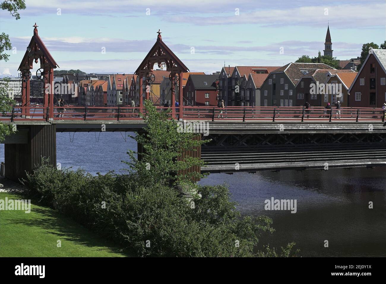 Trondheim, Norway, Norwegen; Old Town Bridge; Alte Brücke über den Fluss Nidelva; Gamle Bybro; Stary most; 老城桥 Stock Photo