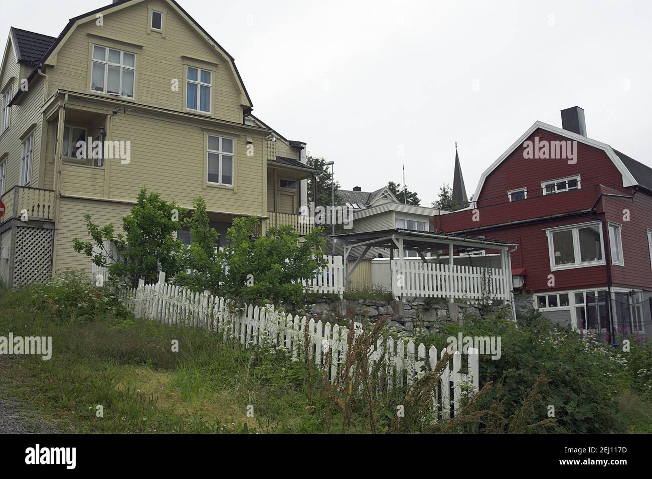 Harstad, Norway, Norwegen; Wooden houses typical of northern Norway. Holzhäuser typisch für Nordnorwegen. Casas de madera típicas del norte de Noruega Stock Photo