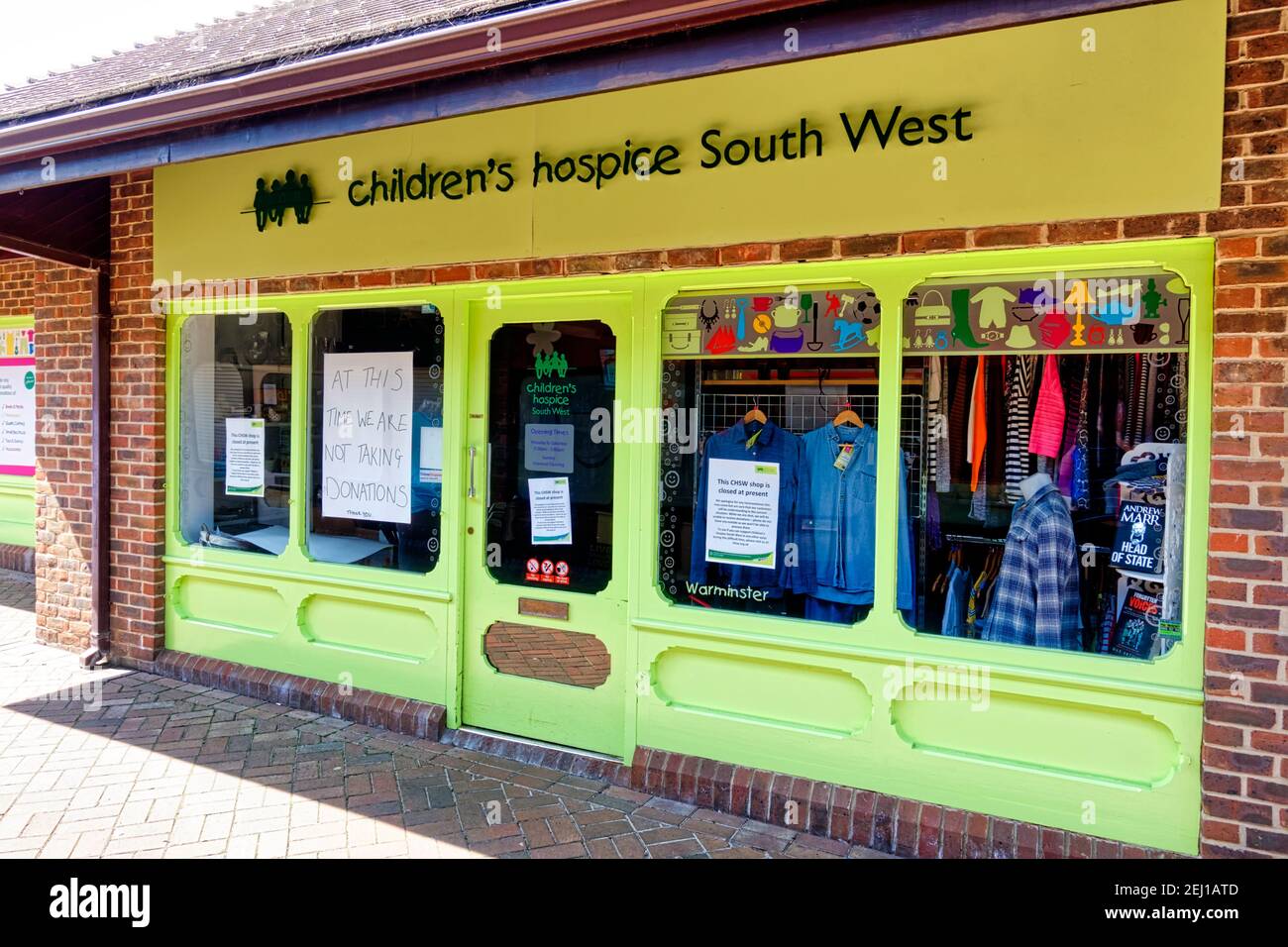 Warminster, Wiltshire / UK - April 22 2020: Children's Hospice South West Charity Shop is closed temporarily due to Covid-19 Coronavirus Stock Photo