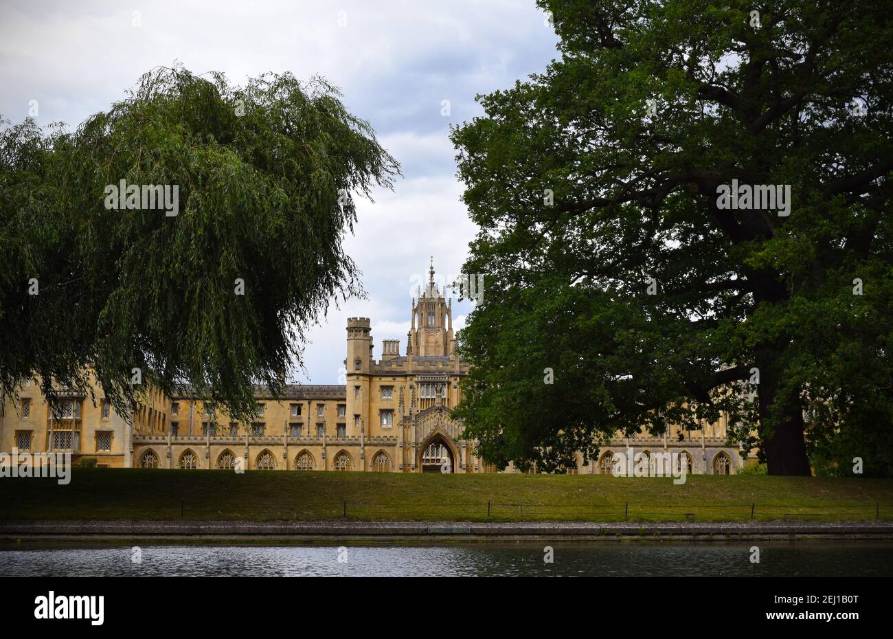 St John's College, Cambridge sits behind some trees Stock Photo