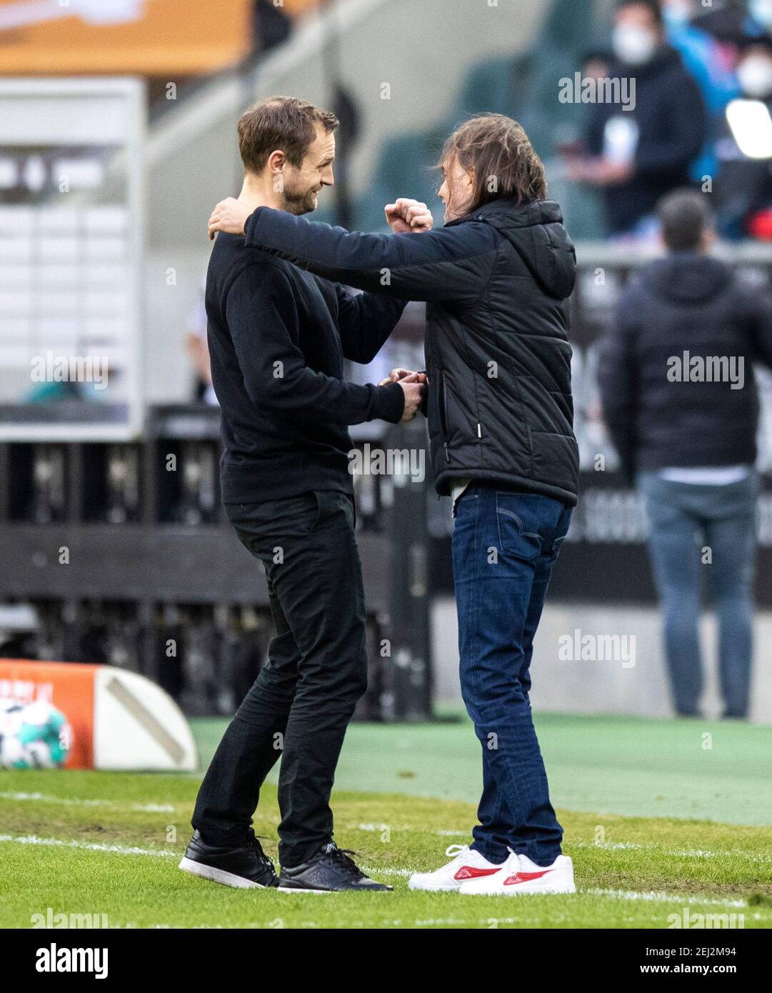 Schlussjubel: Trainer Bo Svensson (Mainz) Sportdirektor Martin Schmidt (Mainz) Borussia Mönchengladbach - FSV Mainz 05 20.02.2021, Fussball; 1. Bundes Stock Photo