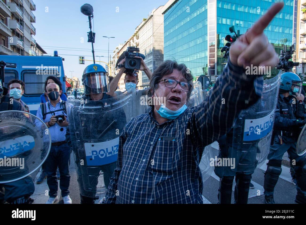 3/13/2021 - Milan, Coronavirus emergency phase 2, tensions between demonstrators and police in front of the regional headquarters (Milan - 2020-05-27, Massimo Alberico) ps the photo can be used in compliance with the context in which it was taken, and without defamatory intent the decorum of the people represented Editorial Usage Only (Photo by IPA/Sipa USA) Stock Photo