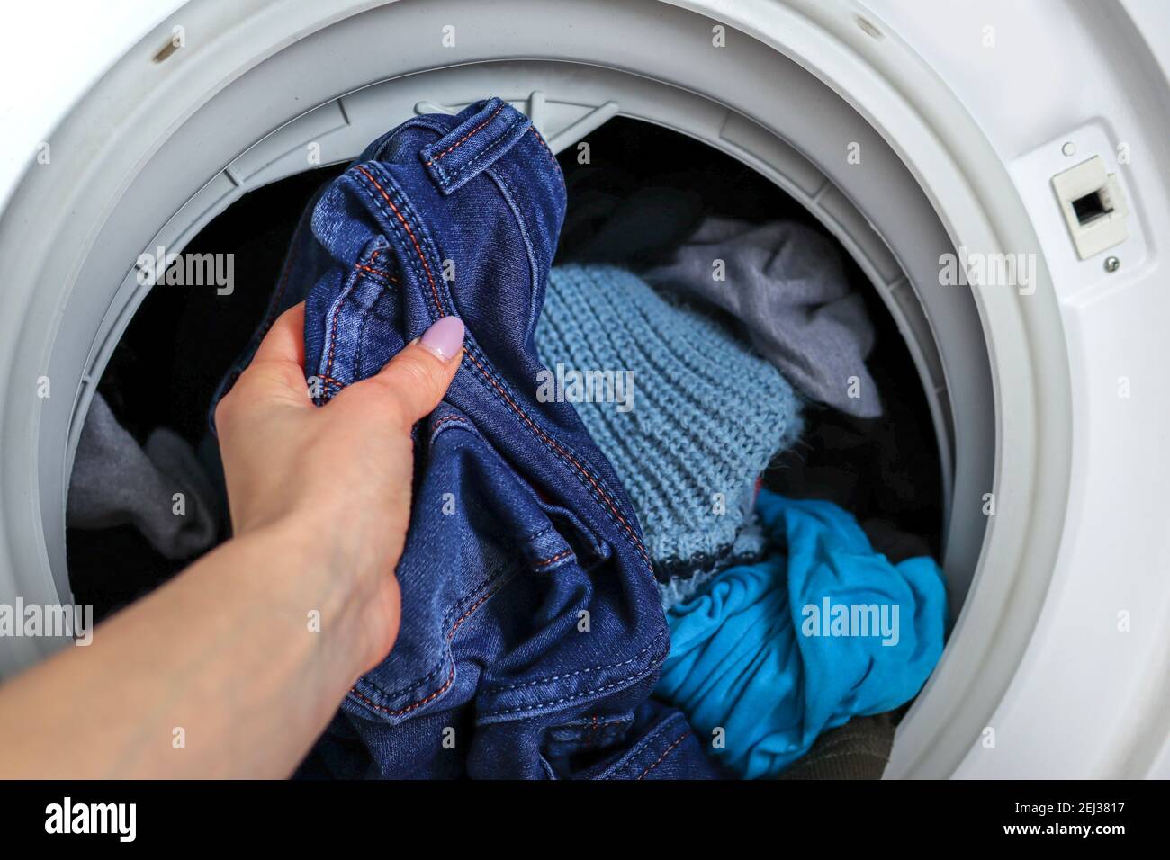 Hand wash clothes hires stock photography and images Alamy