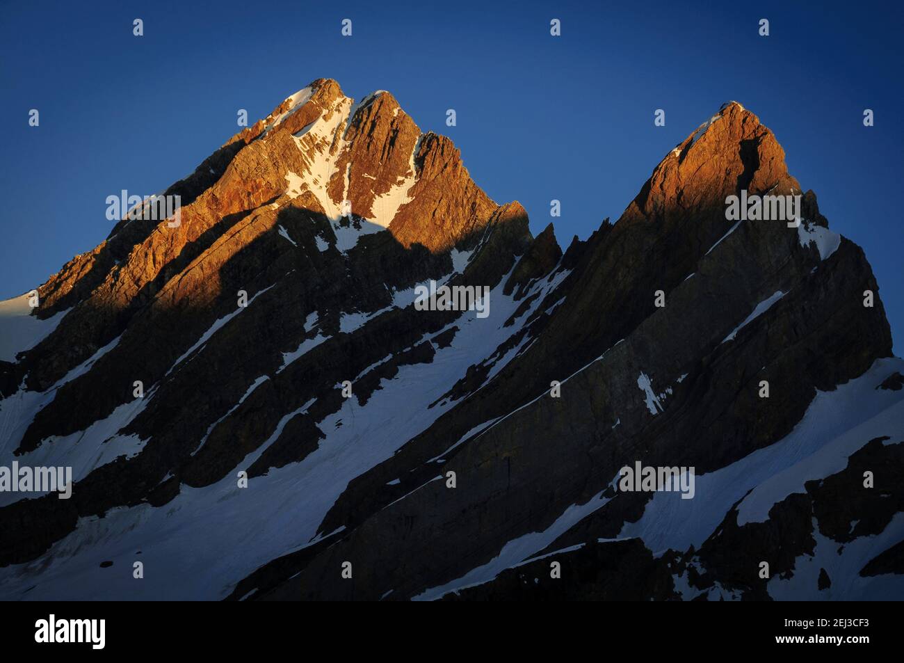 Punta Felqueral and Pico de Pineta, at sunrise (PN Ordesa and Monte Perdido, Pyrenees, Aragón, Spain) Stock Photo