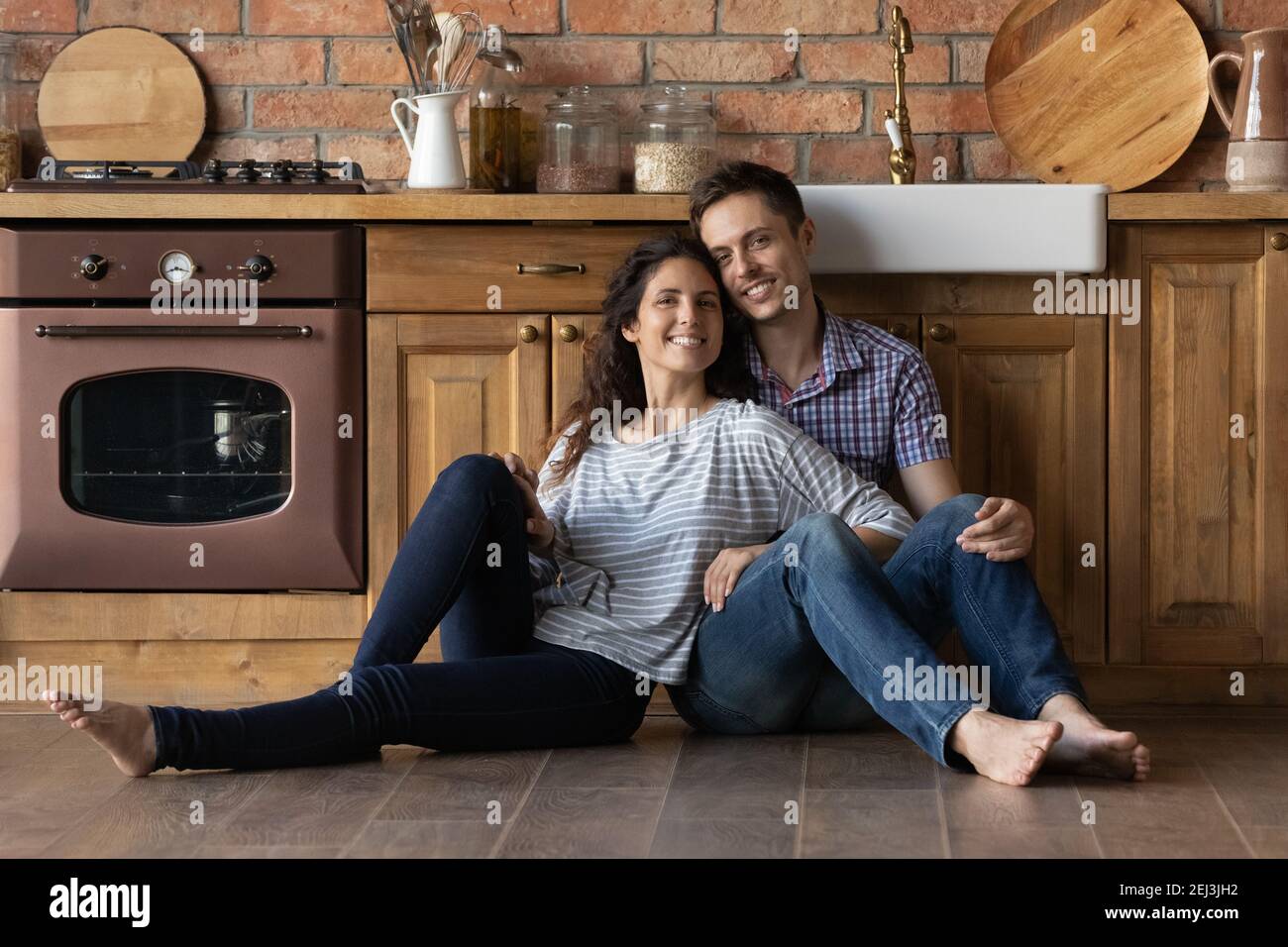 Woman man hug sitting hi-res stock photography and images - Alamy