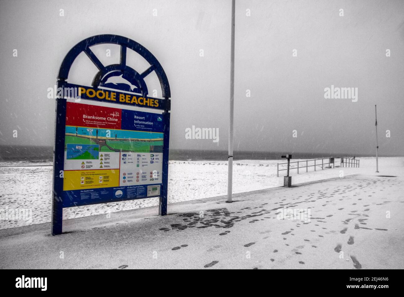 A Chilly Welcome to Sunny Poole, Branksome Chine, Poole, Dorset Stock Photo