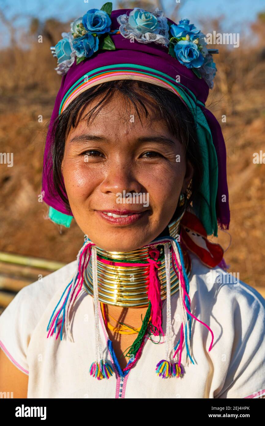 Friendly Padaung woman, Panpet, Loikaw area, Kayah state, Myanmar Stock Photo