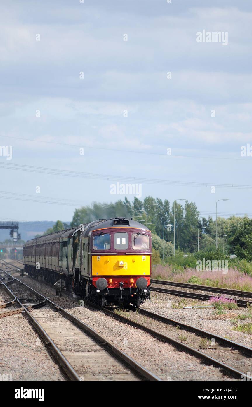 '33029' piloting 'TANGMERE' ('34067') on an ECS working from Southall to Bristol. Stock Photo