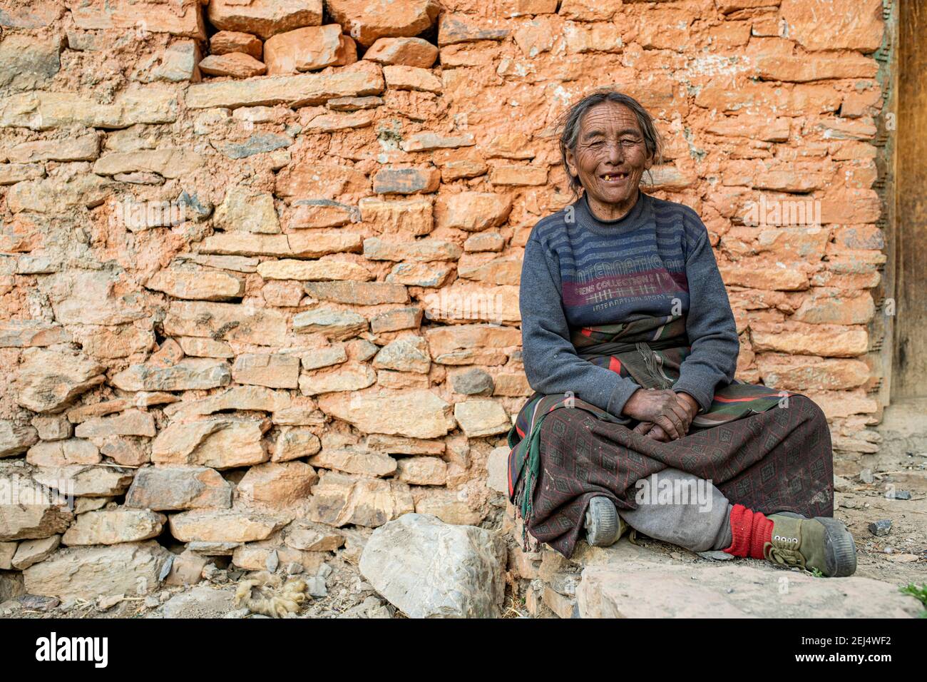 Friendly elderly hi-res stock photography and images - Alamy