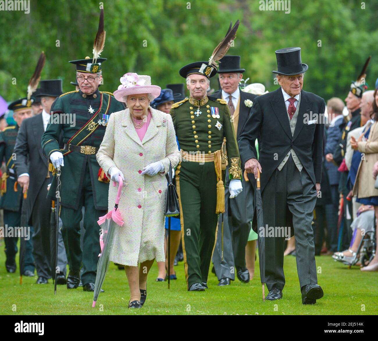 The Queen and Prince Philip at the 2017 Garden Party at the Palace of  Holyroodhouse, Edinburgh Stock Photo - Alamy