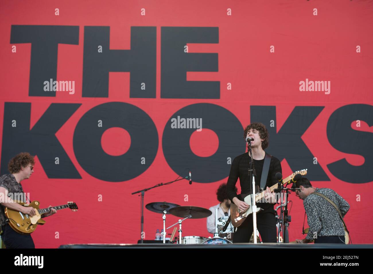 Luke Pritchard of The Kooks performs live on stage on day 3 of the Isle of Wight Festival 2017, Seaclose Park, Isle of Wight. Picture date: Saturday 10th June 2017.  Photo credit should read: © DavidJensen Stock Photo