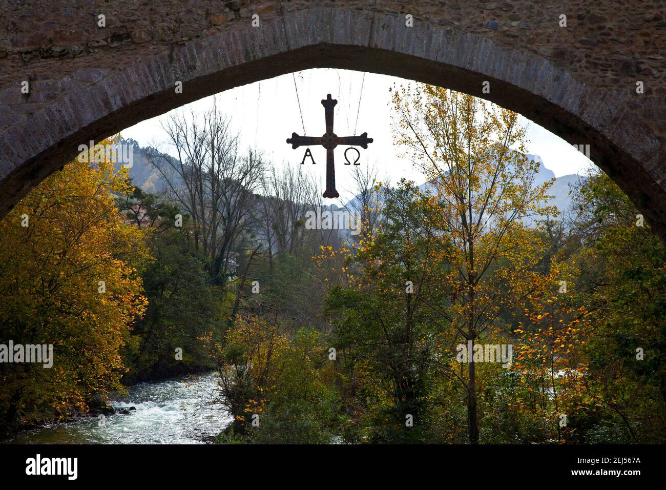 Puente Romano, Río Sella, Cangas de Onís, Parque Nacional Picos de
