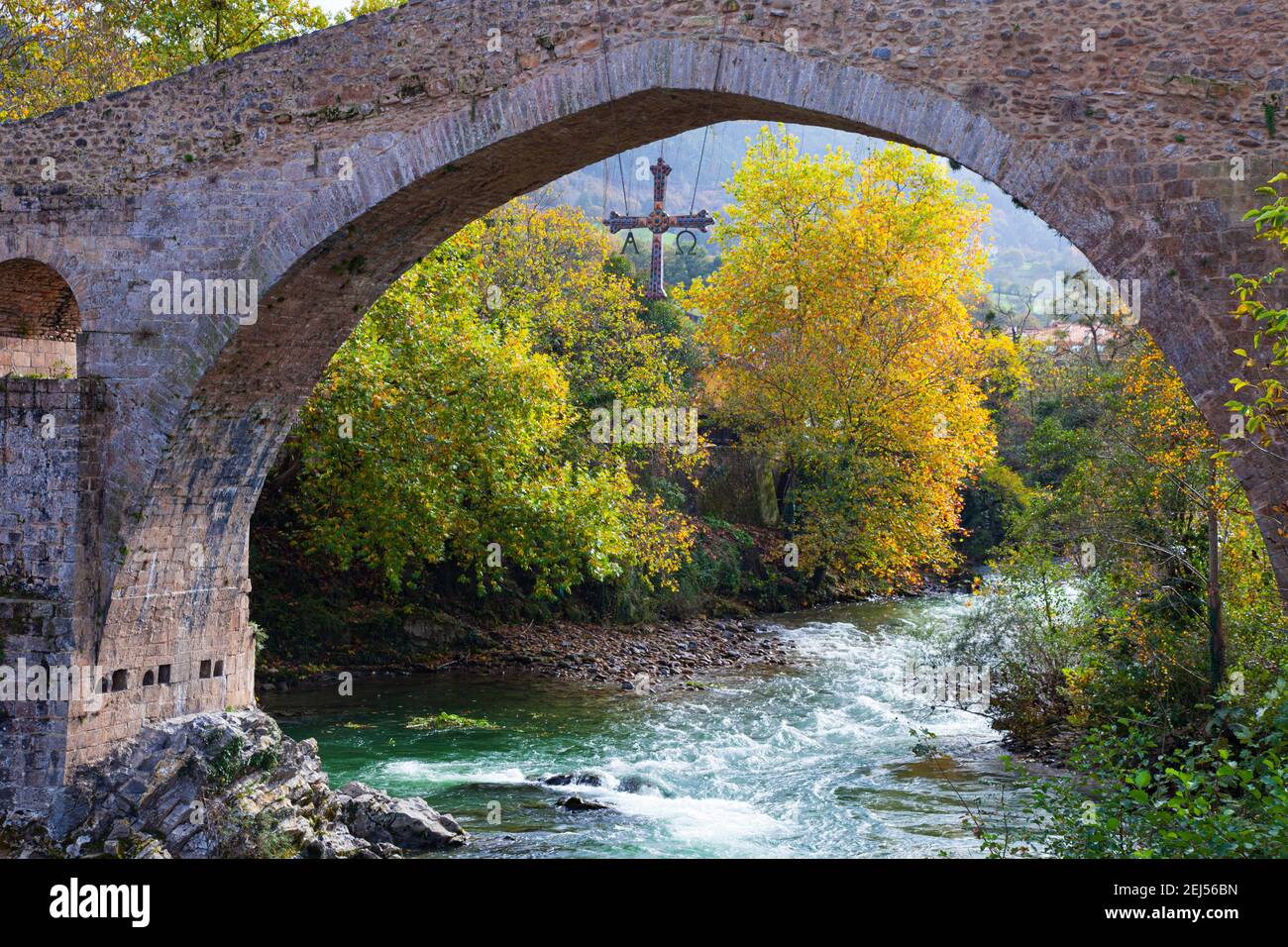 Puente Romano, Río Sella, Cangas de Onís, Parque Nacional Picos de