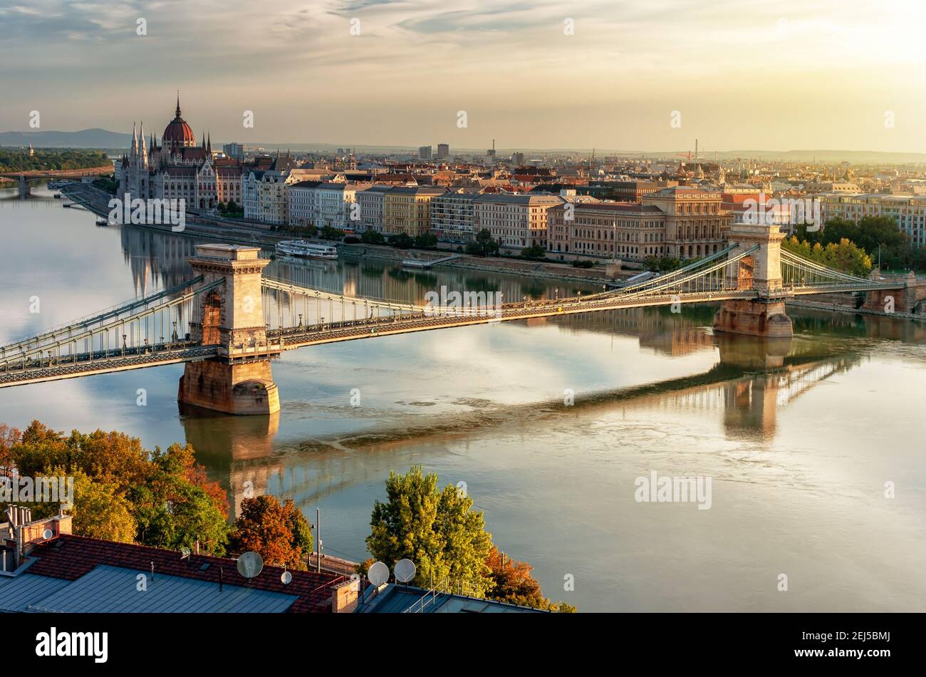 Chain bridge at sunrise, Budapest Hungary Stock Photo