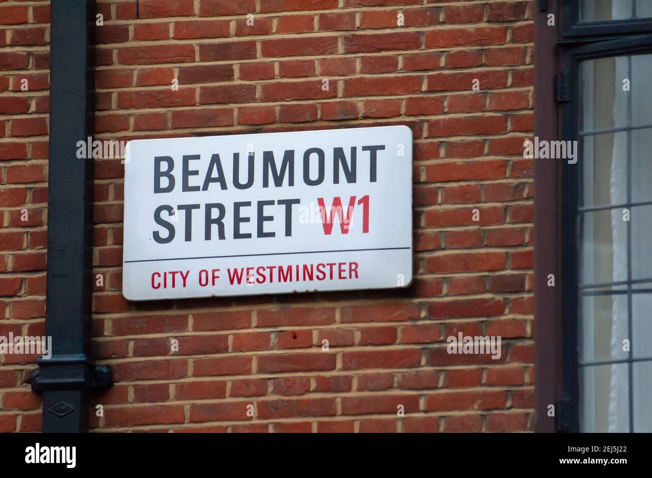 MARYLEBONE, LONDON, ENGLAND 17 February 2021 Beaumont Street sign, on the road of King Edward MARYLEBONE, LONDON, ENGLAND 17 February 2021 Beaumont Street sign, on the road of King Edward