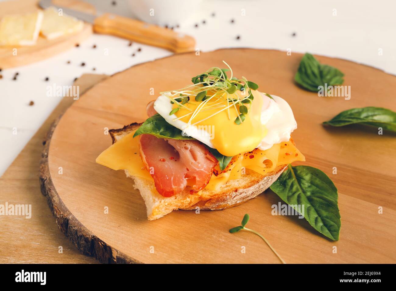 Light eggs florentine lunch hires stock photography and images Alamy