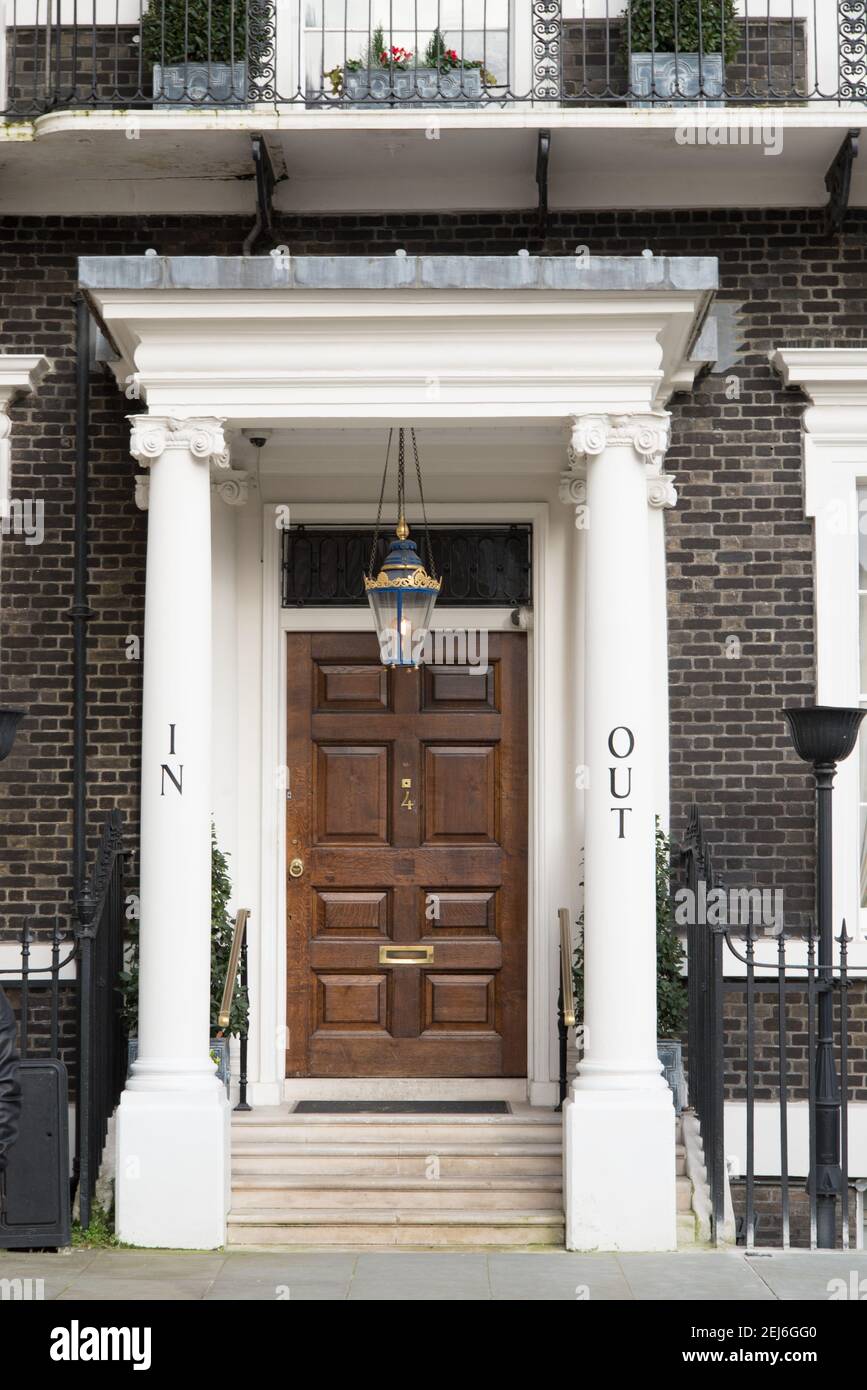 Entrance st jamess square hi-res stock photography and images - Alamy