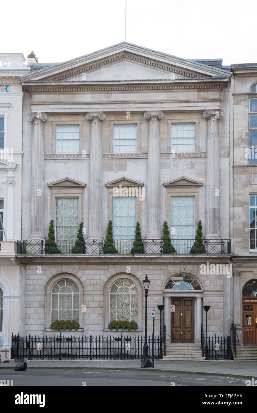 St james's square architecture hi-res stock photography and images - Alamy