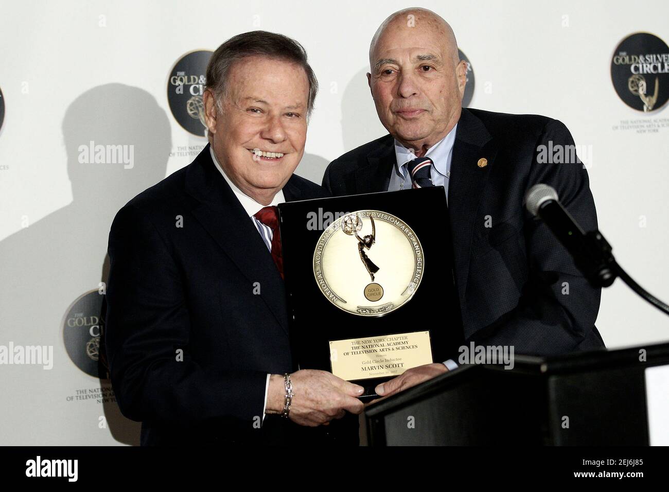 New York, NY, USA. 30 November, 2017. Gold Circle Inductee, Marvin Scott, Presenter Rich Leibner at the 2017 Gold & Silver Circle Induction Ceremony at the Lambs Club. Credit: Steve Mack/Alamy Stock Photo