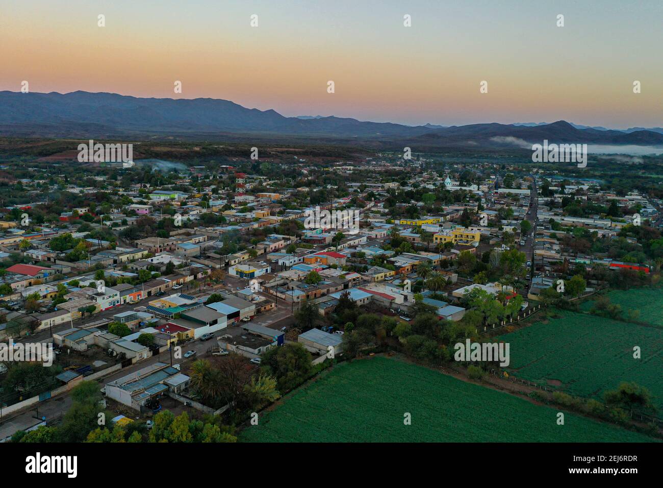 Tierra de siembra hi-res stock photography and images - Alamy