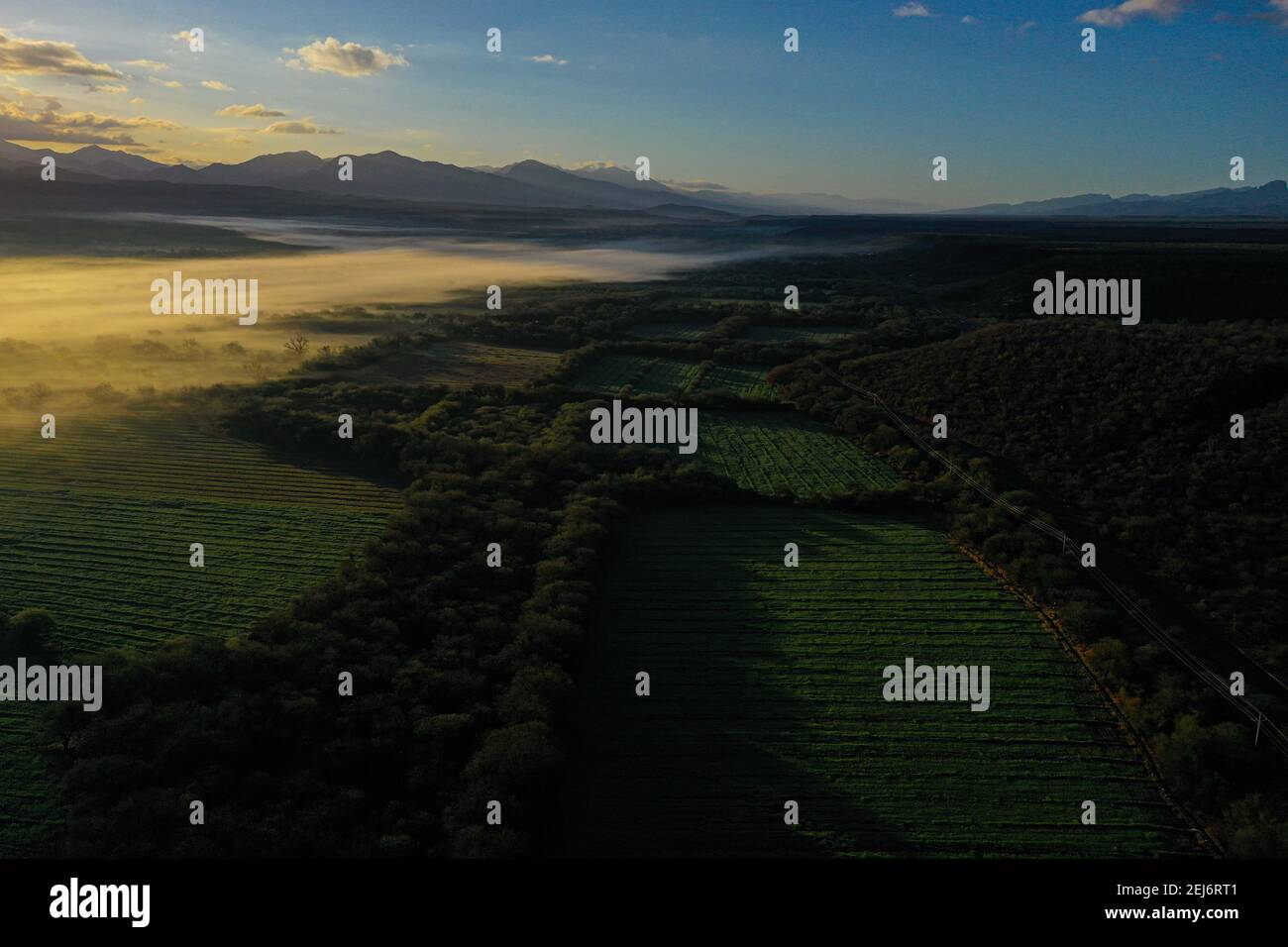 Tierra de siembra hi-res stock photography and images - Alamy