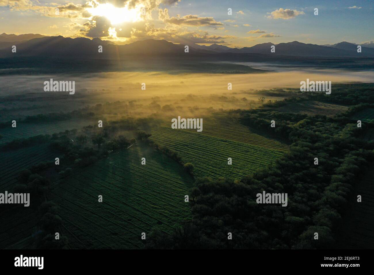 Siembra de nubes hi-res stock photography and images - Alamy