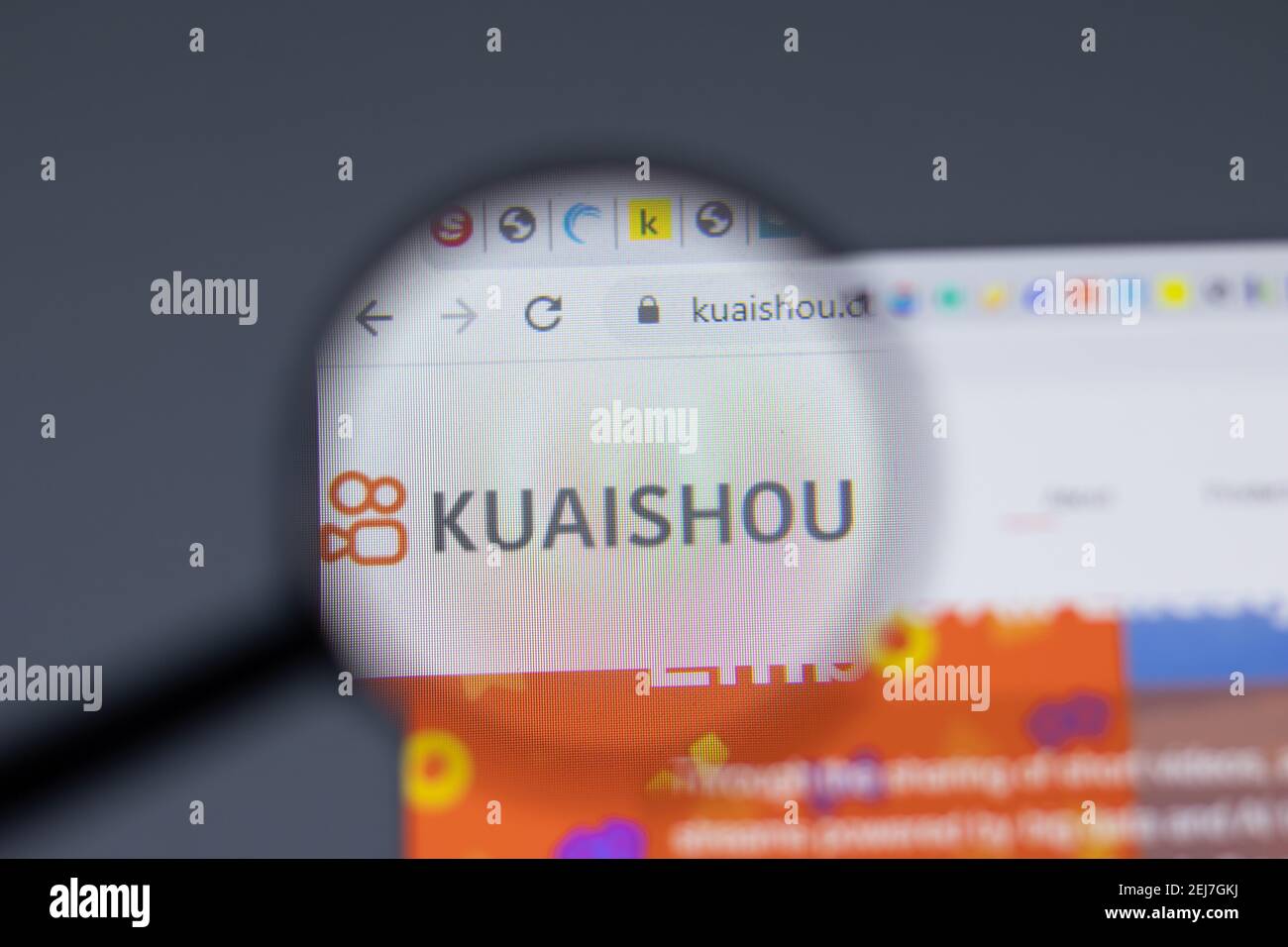 In this photo illustration a Kuaishou (Kwai) logo is seen on a smartphone  and a pc screen. (Photo by Pavlo Gonchar / SOPA Images/Sipa USA Stock Photo  - Alamy