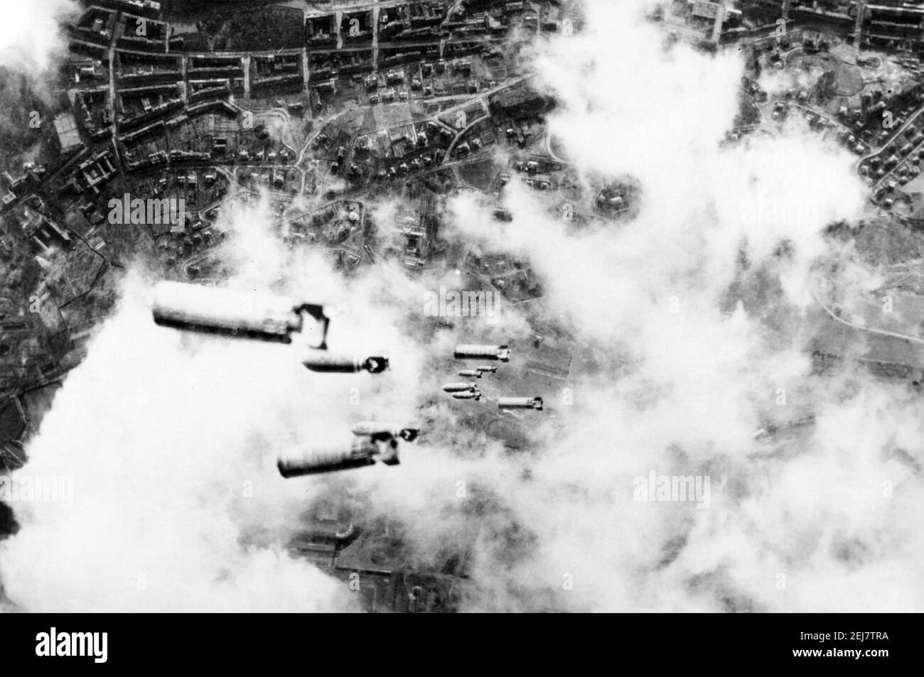 BOMBING OF DRESDEN 13-15 February 1945. USAAF daylight raid B17s dropping incendiary bombs Stock Photo