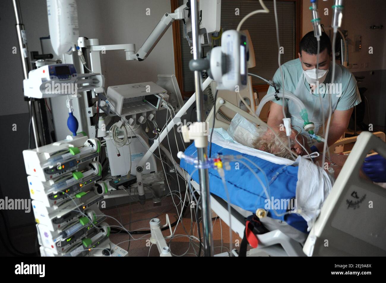 Medical intensive care unit Stock Photo Alamy