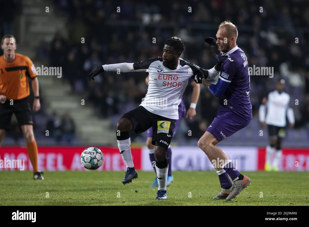 Roeselare's Arnold Mvuemba and Beerschot's Raphael Holzhauser pictured during a soccer game between Beerschot VA and KSV Roeselare, Friday 10 January 2020 in Antwerp, on day 21 of the 'Proximus League' 1B division of the Belgian soccer championship. BELGA PHOTO KRISTOF VAN ACCOM (Photo by KRISTOF VAN ACCOM/Belga/Sipa USA) Stock Photo