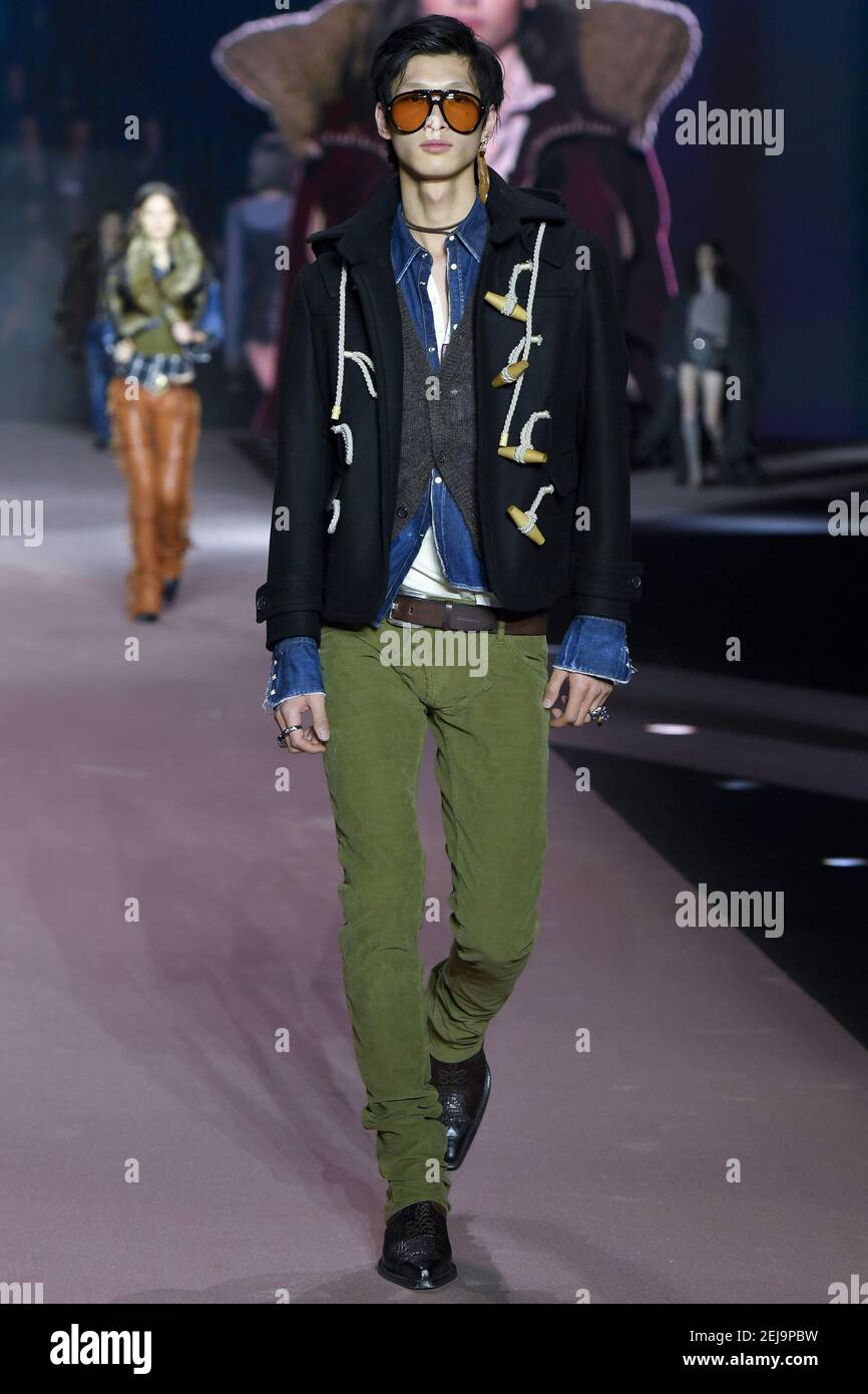 ik ga akkoord met Lelie suiker Model walks on the runway during the Dsquared 2 menswear show, Milan  Fashion Week Mens 2020-2021 FW January 10-14 2020 (Photo by Jonas  Gustavsson/Sipa USA Stock Photo - Alamy