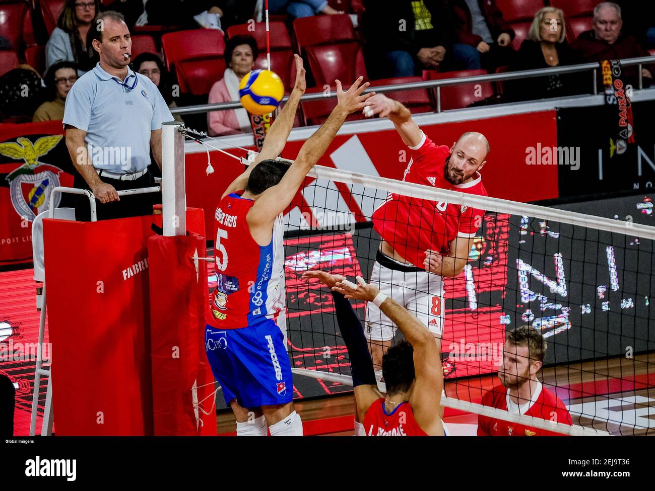 Lisbon 01 11 This Afternoon Took Place In The Pavilion Of Luz Volleyball Game National Championship Benfica Vs Esmoriz Roberto Reis Hugo Gaspar Nuno Pinto Fernandes Global Images Sipa Usa Stock Photo Alamy Lisbon 01 11 This Afternoon Took Place In The Pavilion Of Luz Volleyball Game National Championship Benfica Vs Esmoriz Roberto Reis Hugo Gaspar Nuno Pinto Fernandes Global Images Sipa Usa Stock Photo Alamy