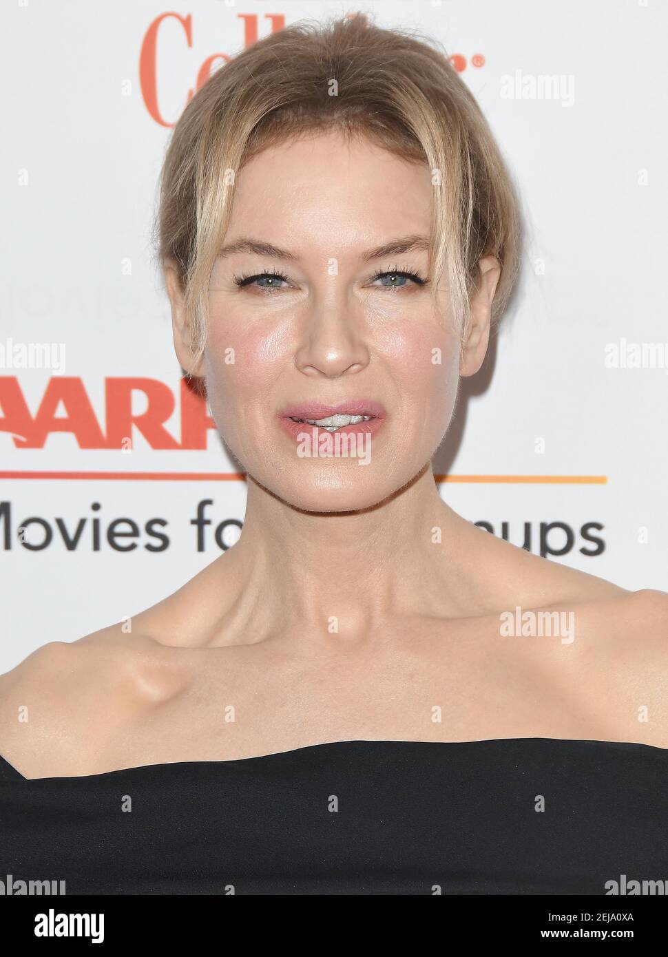 Renee Zellweger Arrives At The rp The Magazine S 19th Annual Movies For Grownups Awards Held At The Beverly Wilshire Four Seasons Hotel In Beverly Hills Ca On Saturday January 11 Photo