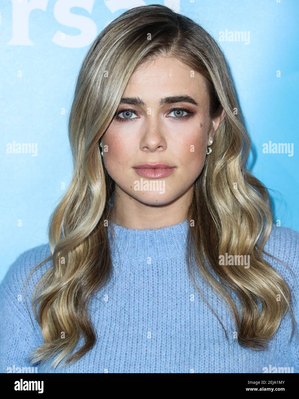 PASADENA, LOS ANGELES, CALIFORNIA, USA - JANUARY 11: Melissa Roxburgh