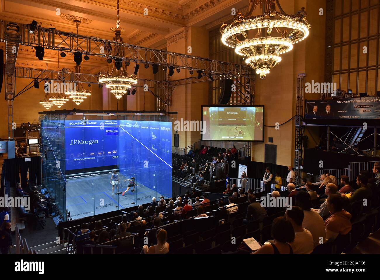 ansvar kalligrafi Seaport Camille Serme (black shorts) of France plays against Yathreb Adel (grey  top) of Egypt during the The J.P. Morgan Tournament of Champions Squash  Tournament at Grand Central Terminal in New York, NY, January 13, 2020. The  tournament is played on a ...