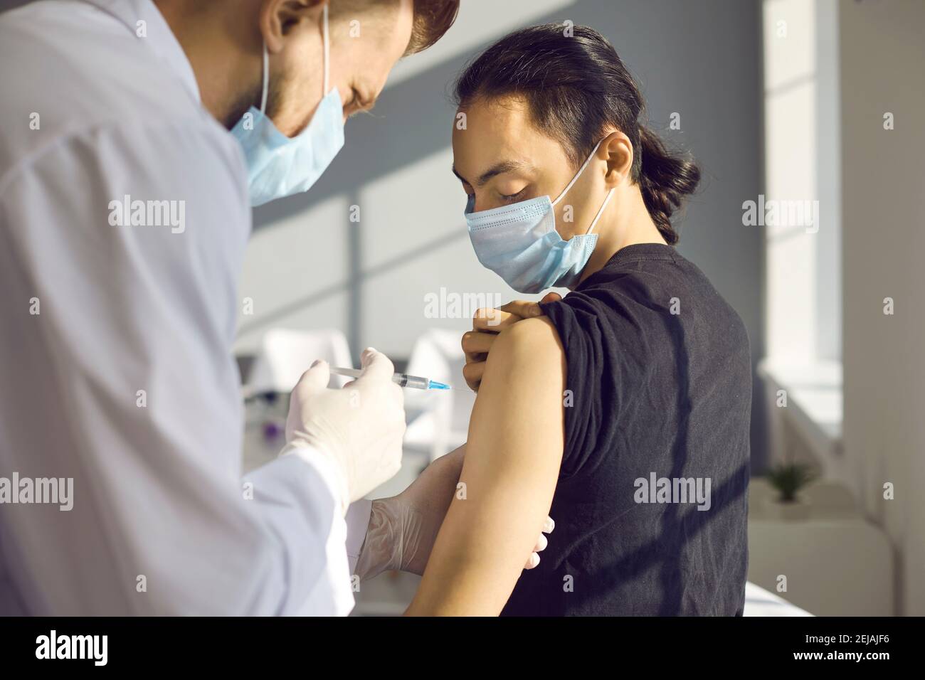 Asian patient with asian nurse hi-res stock photography and images - Alamy