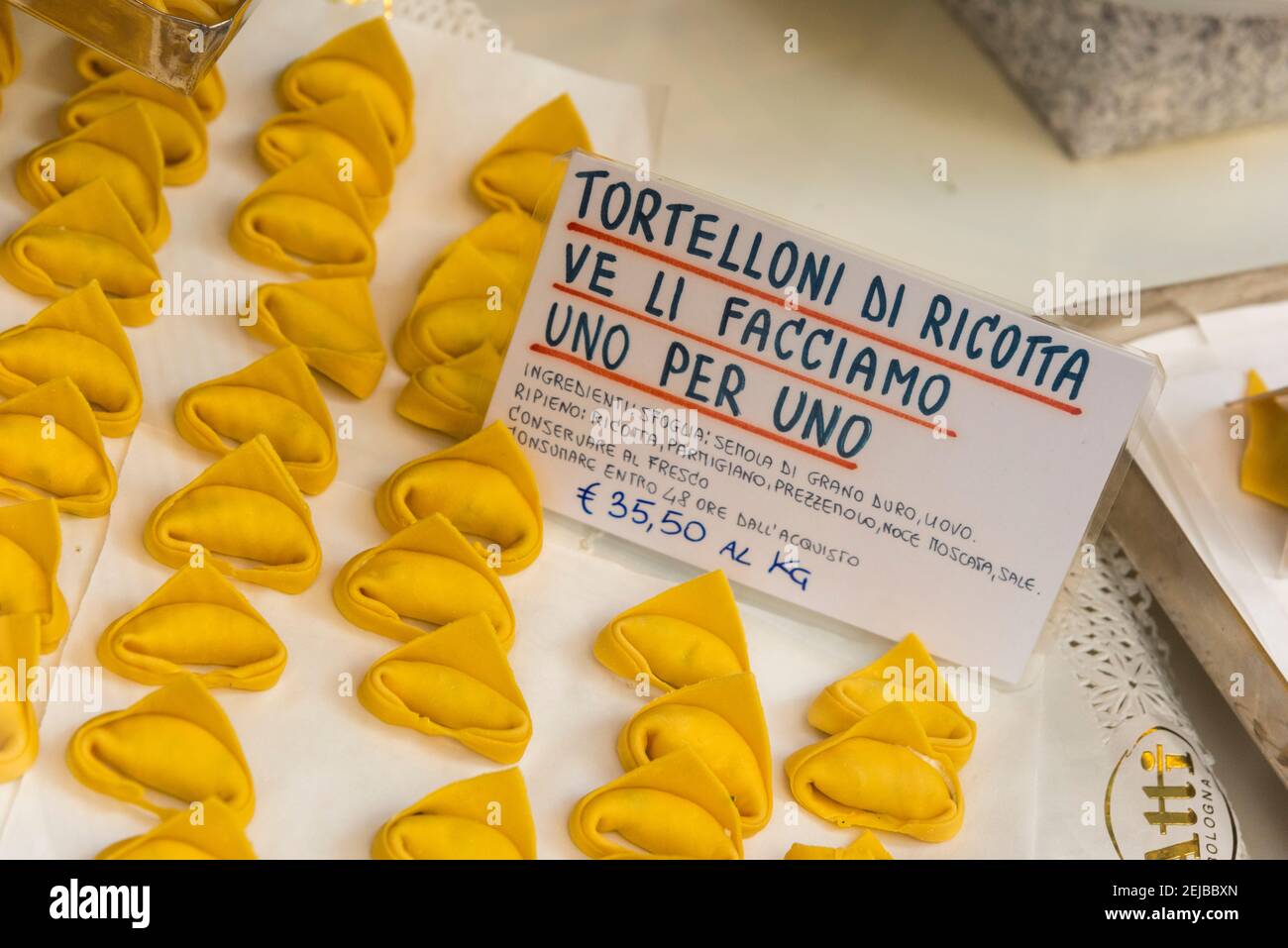 Packets of pasta hires stock photography and images Alamy