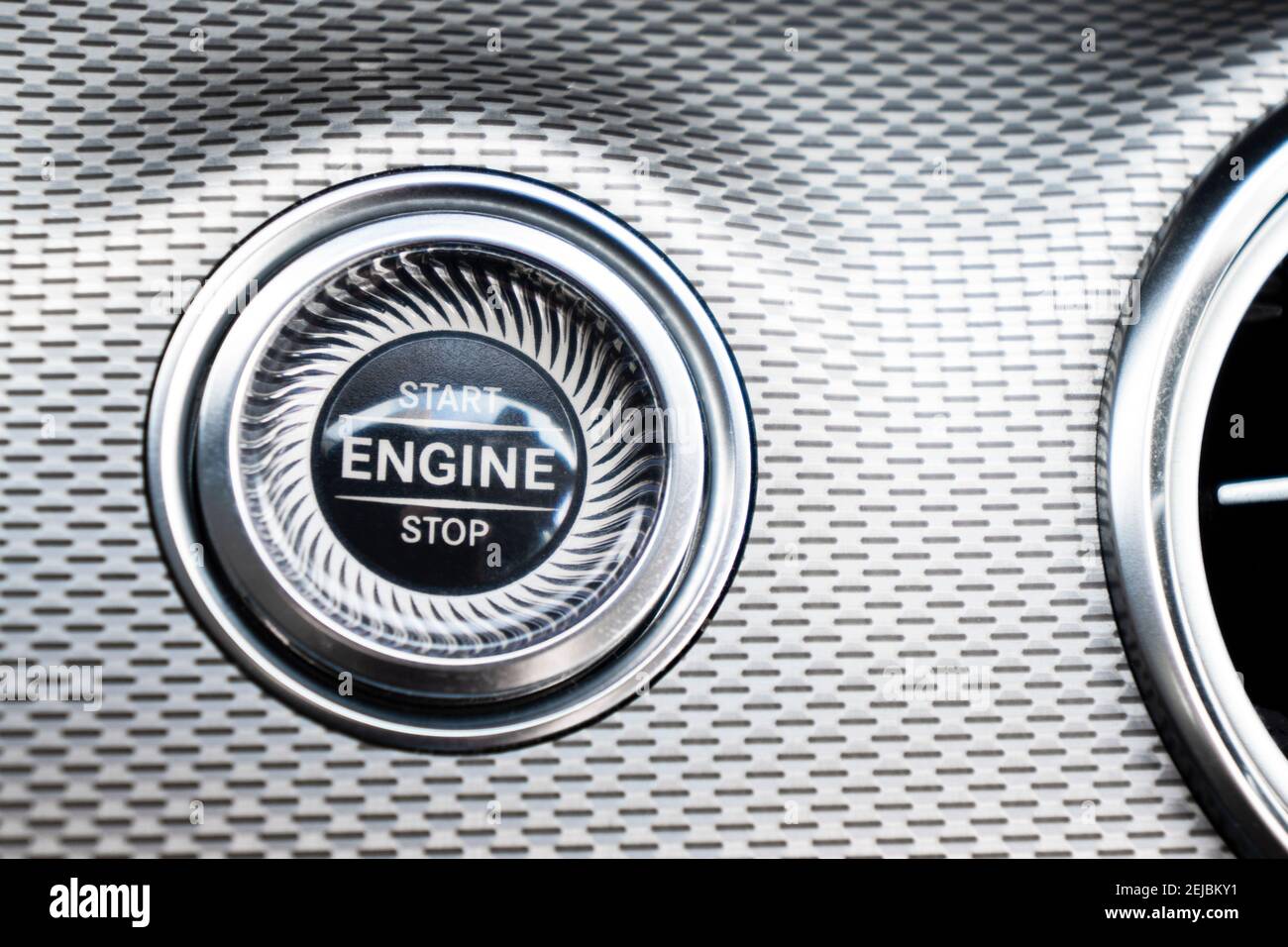 Engine start icon. Engine start website button on white background Stock  Photo - Alamy