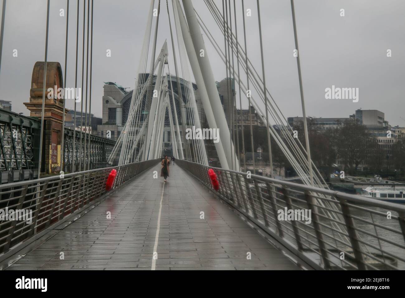 Girl in abridge hi-res stock photography and images - Alamy