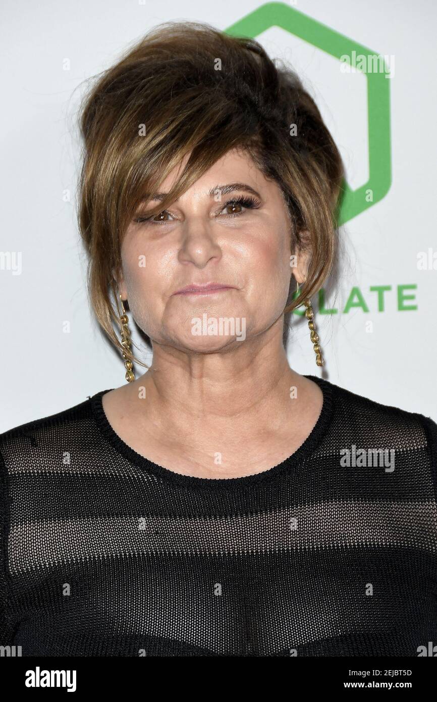 Amy Pascal walks the carpet at the 31th Annual Producers Guild Awards