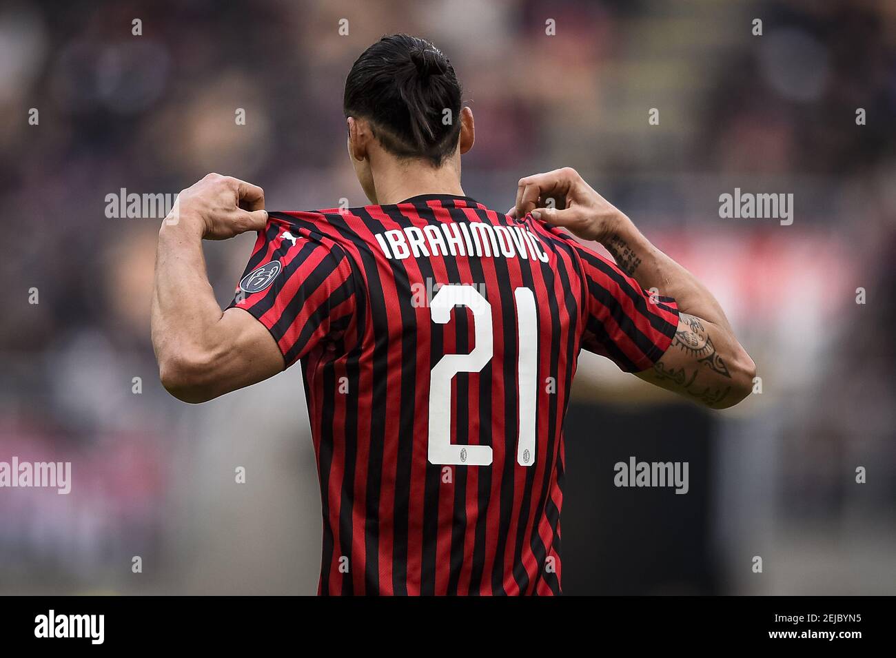 MILAN, ITALY - January 19, 2020: Zlatan Ibrahimovic of AC Milan adjusts his  jersey during the Serie A football match between AC Milan and Udinese Calcio.  (Photo by Nicolò Campo/Sipa USA Stock