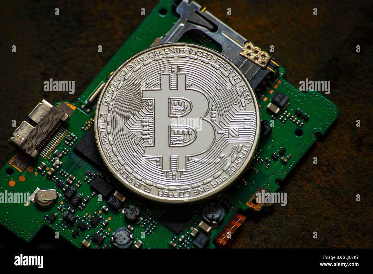 Bitcoin Computer Size bitcoin logo coin on computer parts Stock Photo - Alamy