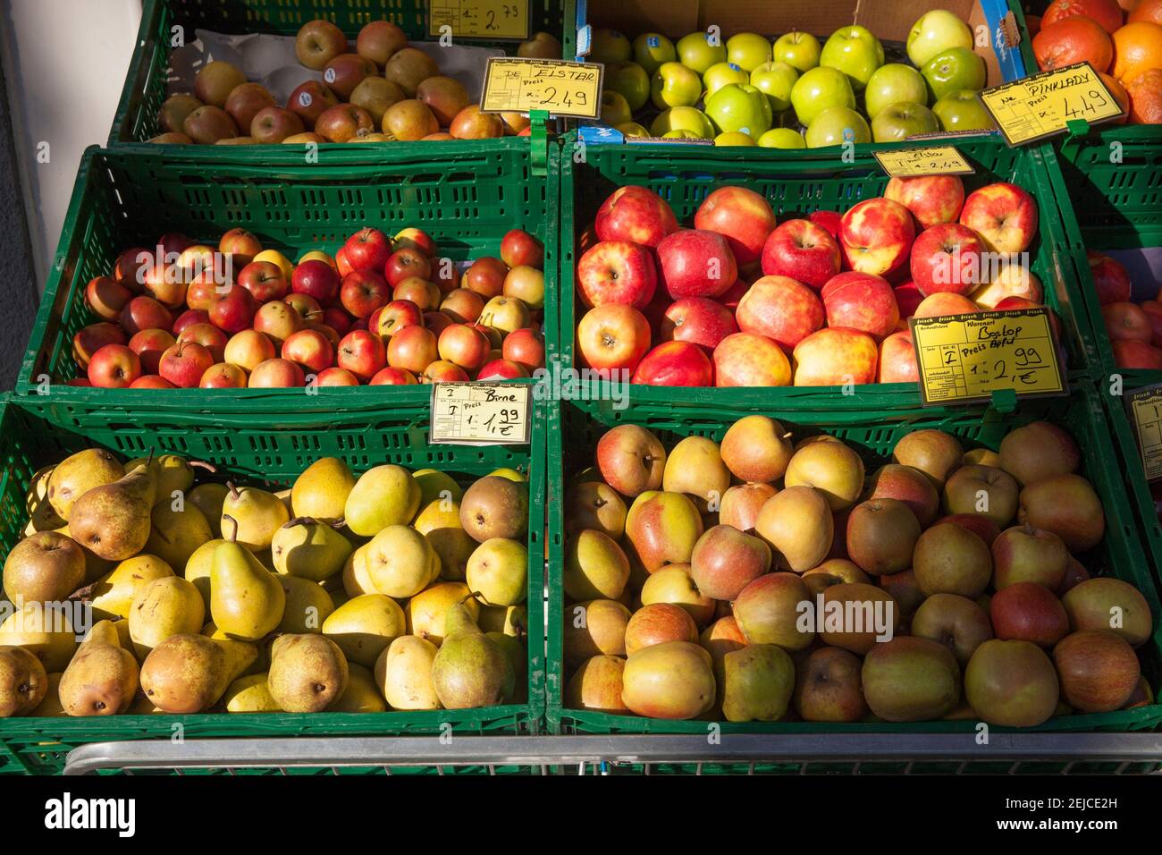 fruit store on the street Hoeninger Weg in the district Zollstock, apples, pears, Cologne, Germany.  Obstgeschaeft am Hoeninger Weg im Stadtteil Zolls Stock Photo