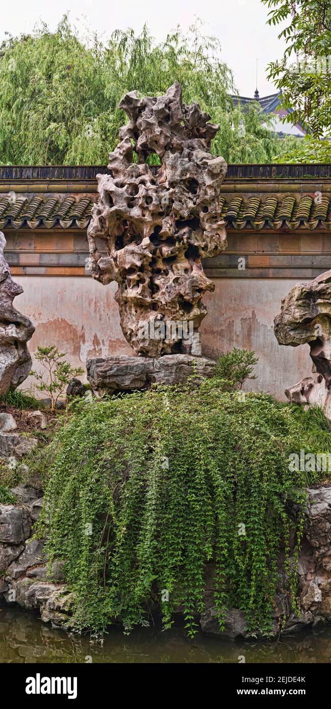 Fountain in a garden, Shanghai, China Stock Photo