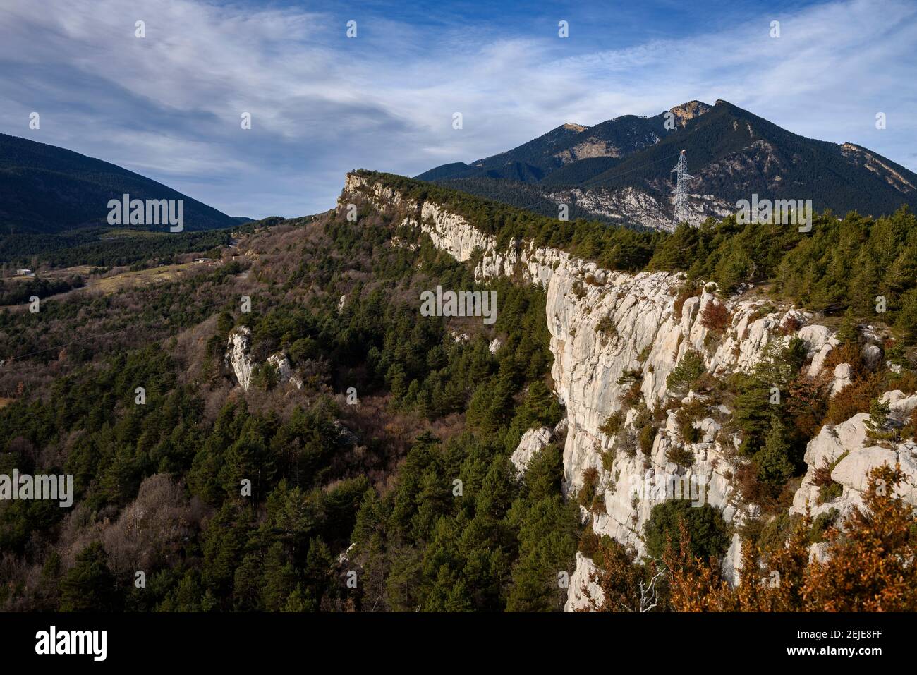 Cliffs of Vallcebre on the south side (Berguedà, Catalonia, Spain, Pyrenees)  ESP: Acantilados de Vallcebre por la cara sur (Berguedà, Cataluña) Stock Photo