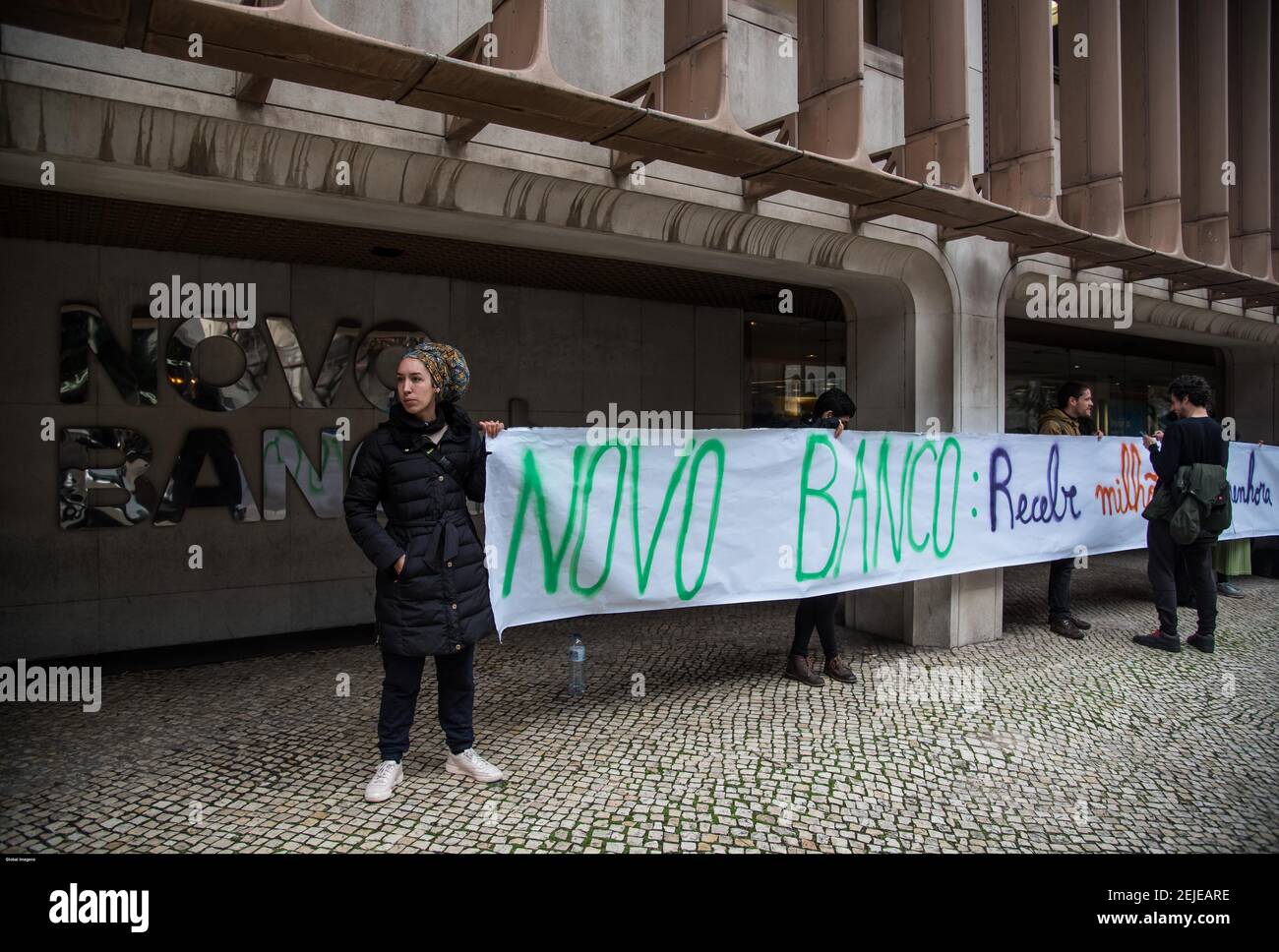 LISBON, 01/28/2020 Habita, Stop Despejo and dozens of people affected by the housing crisis are