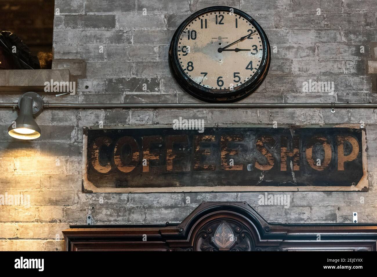 Antique clock shop hires stock photography and images Alamy