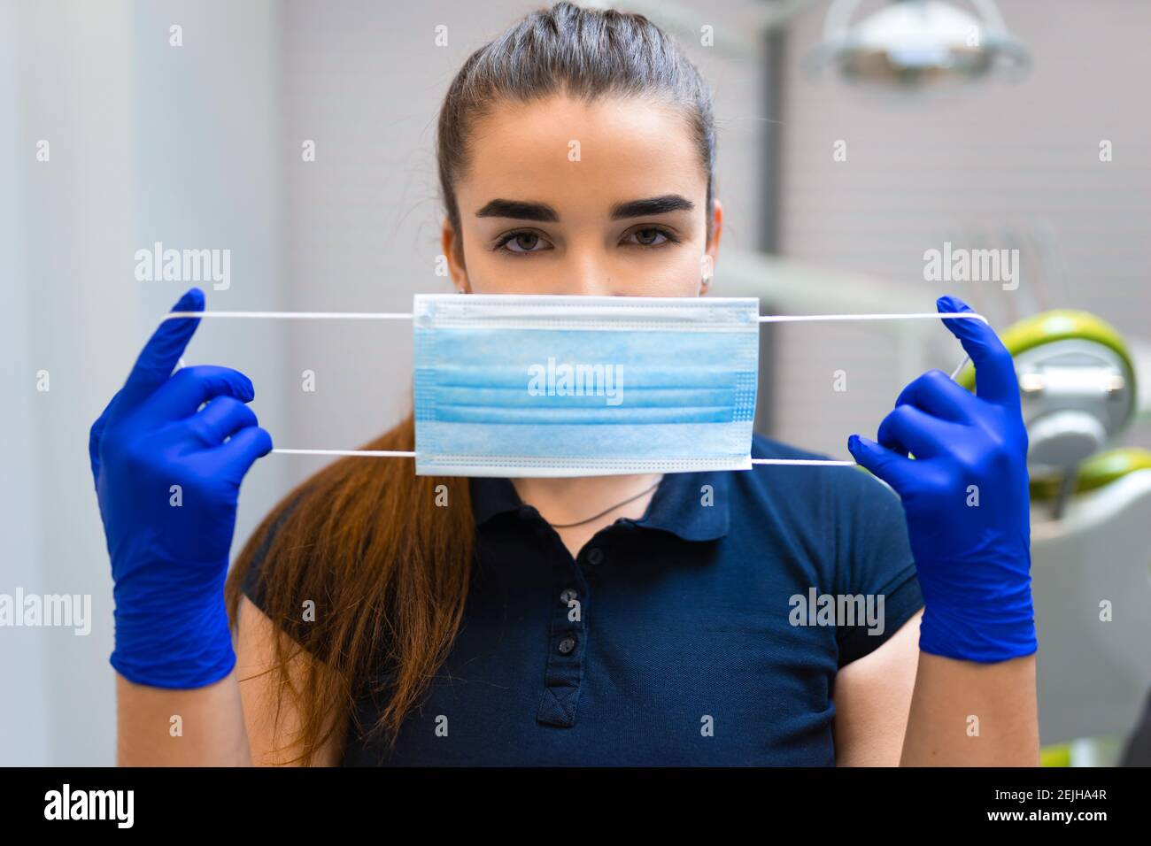Doctor in office medical mask hi-res stock photography and images - Alamy
